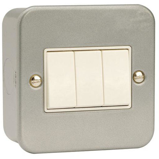 Click Metal Clad 10AX 3 Gang 2 Way Plate Switch (CL013)